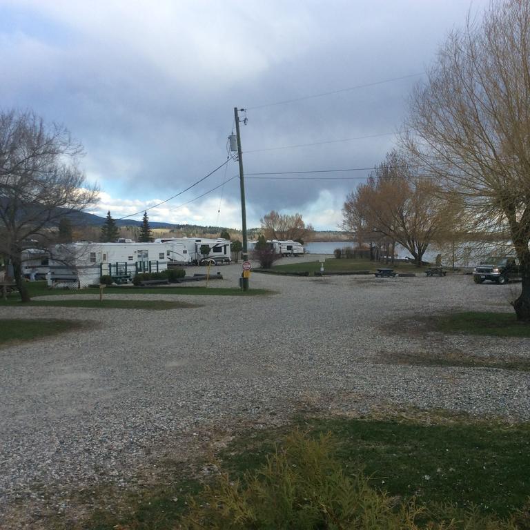 Robert'S Roost Rv Park Resort Quesnel Exterior photo